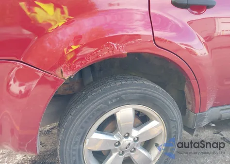 2010 Ford Escape Xlt z USA, uszkodzony, nr VIN 1FMCU9DG2AKA71649